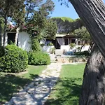 Con Discesa Privata A Mare Villa *